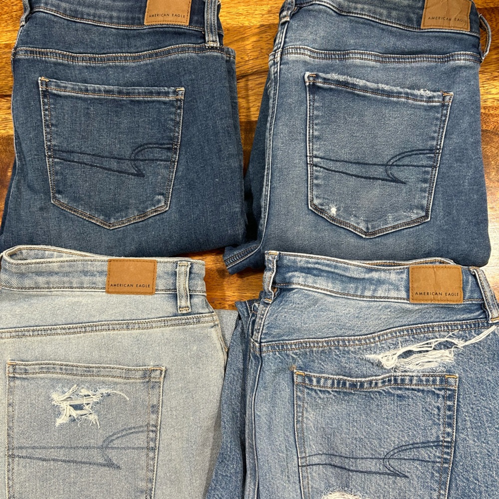 Lot (4 pairs) of American Eagle Jeans